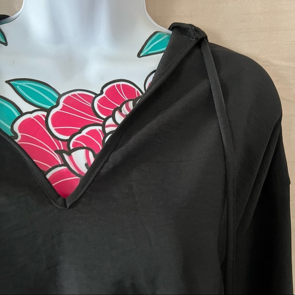 Zara Cropped Black Hooded Blouse - Picture 2 of 5